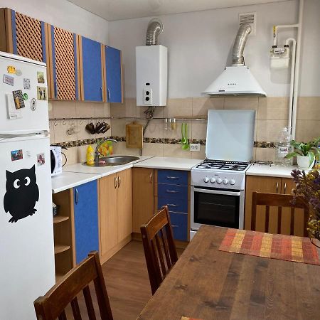 Art Apartment Zhytomyr Exterior photo